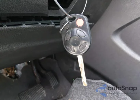 2013 Ford Focus Se z USA, uszkodzony, nr VIN 1FADP3F21DL231989